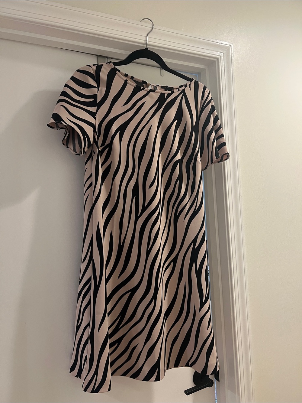 Ann Taylor Black & Cream Zebra Print Dress with Short Sleeves